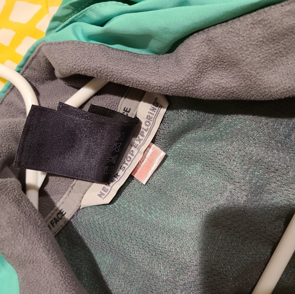 The North Face Green Womens Jacket - Picture 6 of 8